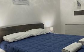 F1 2 St Julians, Private Room, Bathroom & Living Shared