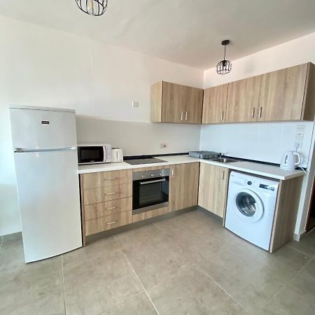 F1 2 St Julians, Private Room, Bathroom & Living Shared San Giuliano Esterno foto